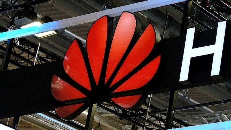 Японская компания Panasonic приостановила торговые операции с Huawei