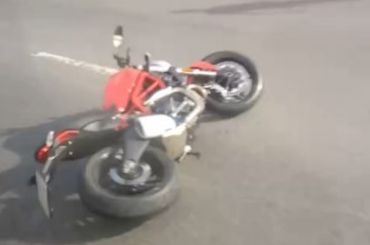 Мотоциклист сбил школьника на Шлиссельбургском проспекте