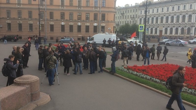 Петербуржцы предпочли не участвовать в незаконном митинге у избиркома