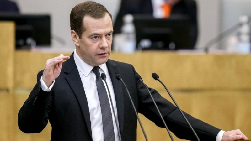 Медведев уволил замглавы ПФР в связи с утратой доверия