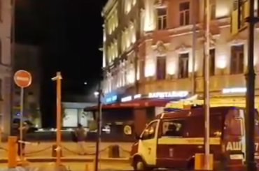 Из горящего дома на Невском проспекте эвакуировали 10 человек