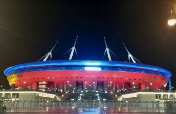 Стадион на Крестовском окрасился в цвета России в честь выхода на Евро-2020