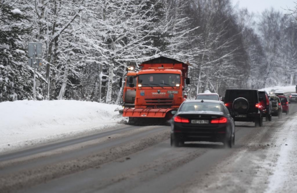 Дорожники готовятся к снежному бурану в Ленобласти