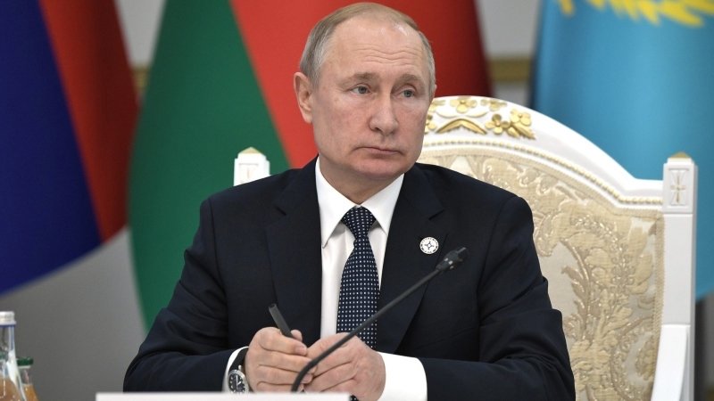 Закон о предустановке российского софта на смартфоны и телевизоры подписал Путин